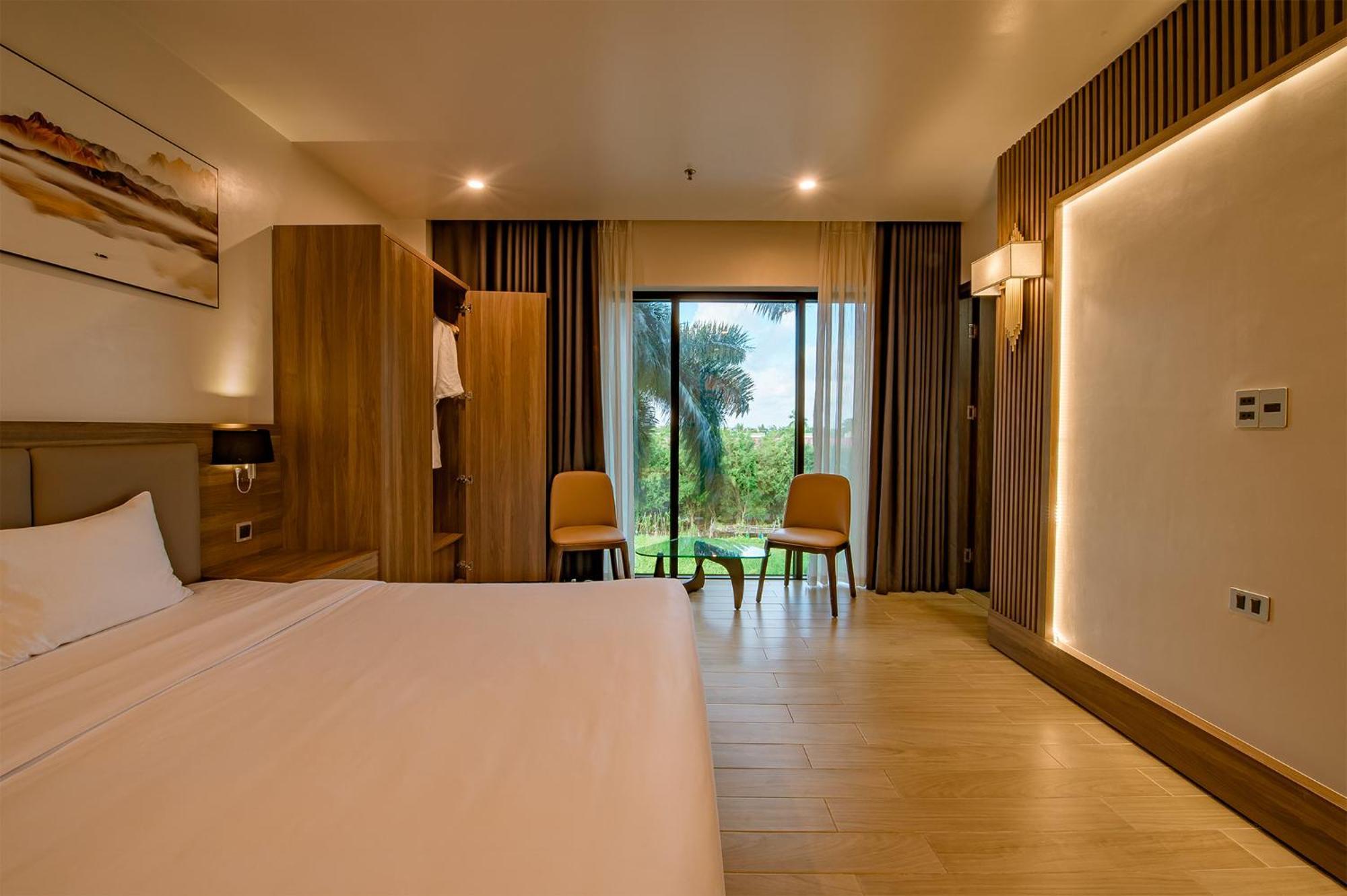 Zen Riverside Hotel & Residences Hai Phong Exterior photo