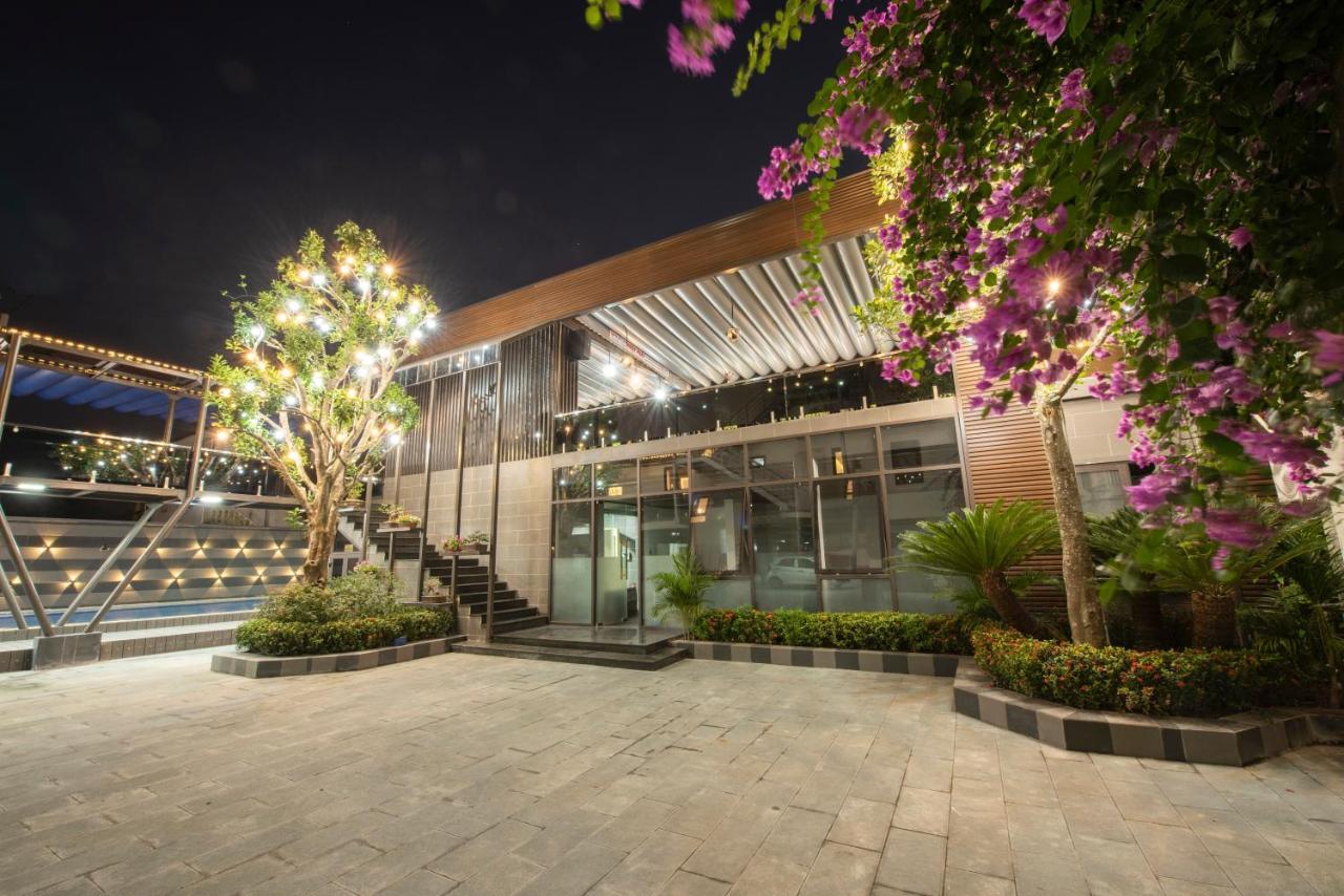 Zen Riverside Hotel & Residences Hai Phong Exterior photo